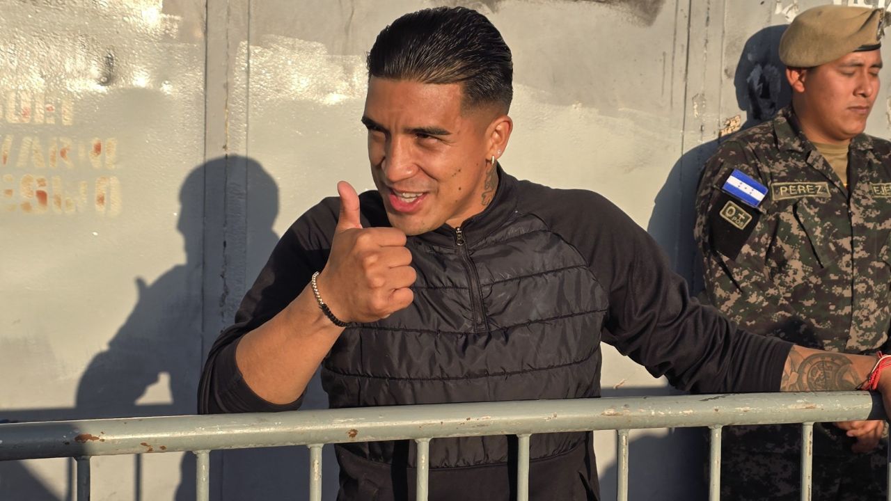 Eduardo Espinel recupera a Michaell Chirinos para el próximo partido