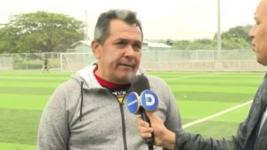 Imagen de Nahúm Espinoza confirma al nuevo equipo que entrenará este 2026