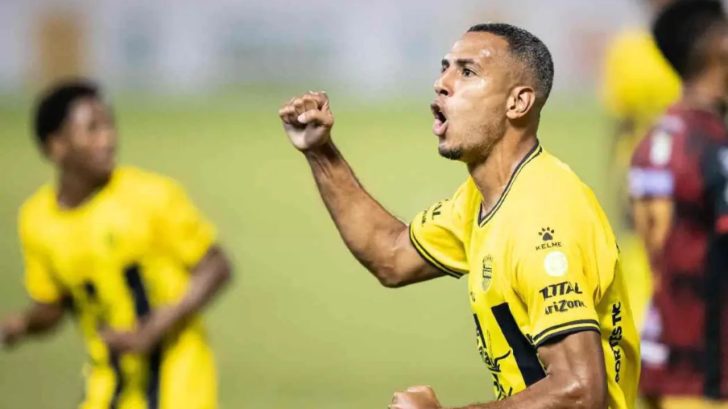 Real España doblega a Choloma en la previa de su duelo ante LAFC