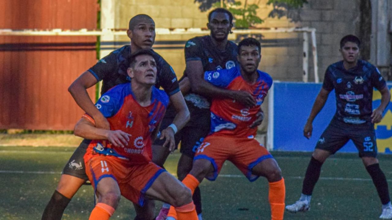 Lobos UPNFM y Victoria protagonizan vibrante empate en Choluteca