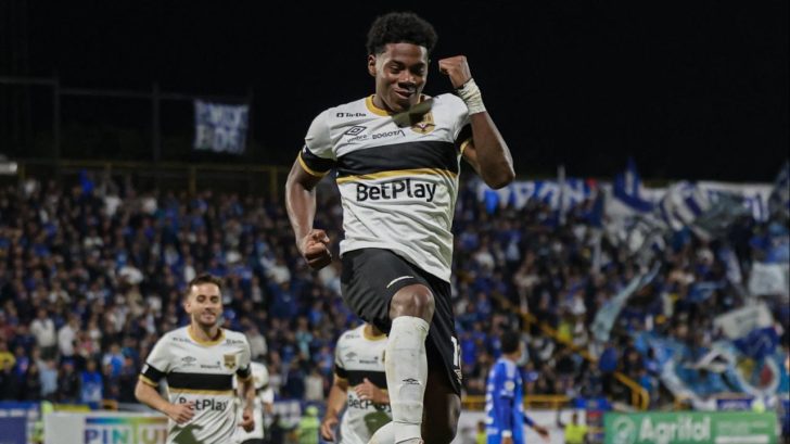 Dereck Moncada provoca admiración en el secretario técnico del Barcelona SC