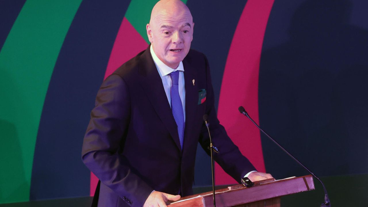 Infantino revisa con autoridades de Ciudad de México cómo van los preparativos del Mundial