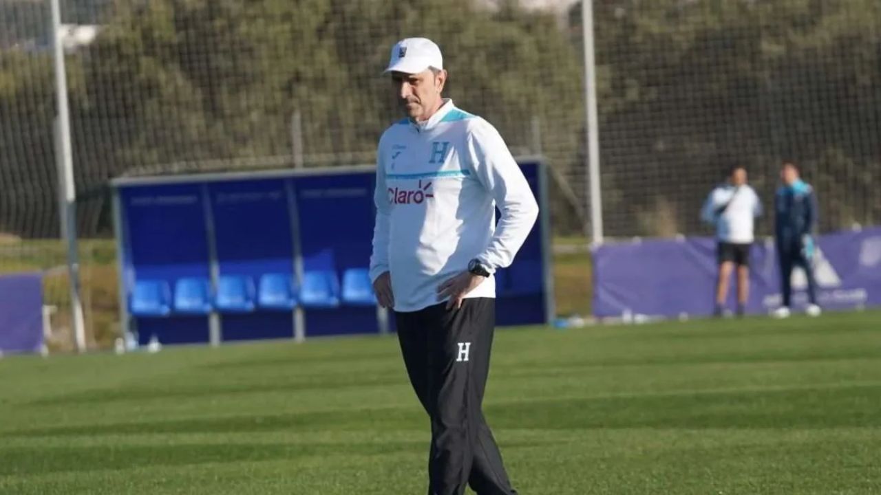 José Molina señala exigencia a jugadores para debut ante Perú y envía mensaje a afición