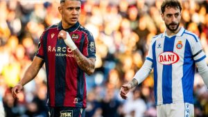 Kervin Arriaga en la banca nuevamente para el Levante vs Real Oviedo