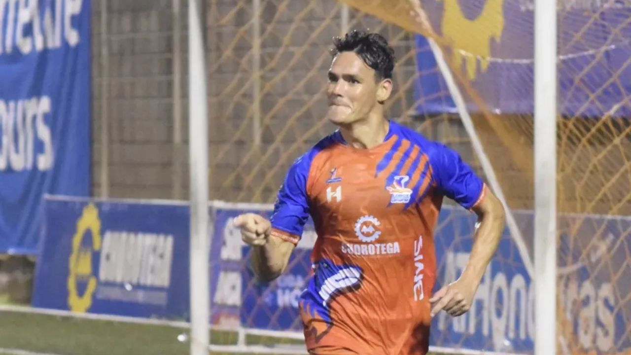 Moreira alcanza los 100 goles para concretar remontada de UPNFM ante Juticalpa