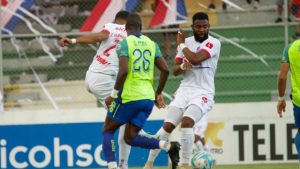 Imagen de Olimpia empata contra el Olancho en un trabado partido en Comayagua
