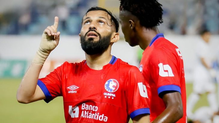 Olimpia vence a Platense en noche inspirada de Santiago Ramírez