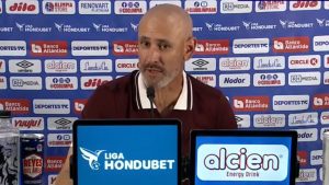 Eduardo Espinel confiesa la razón del bajo rendimiento del Olimpia