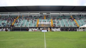 Icónico estadio de Honduras inicia proyecto para instalar iluminación artificial