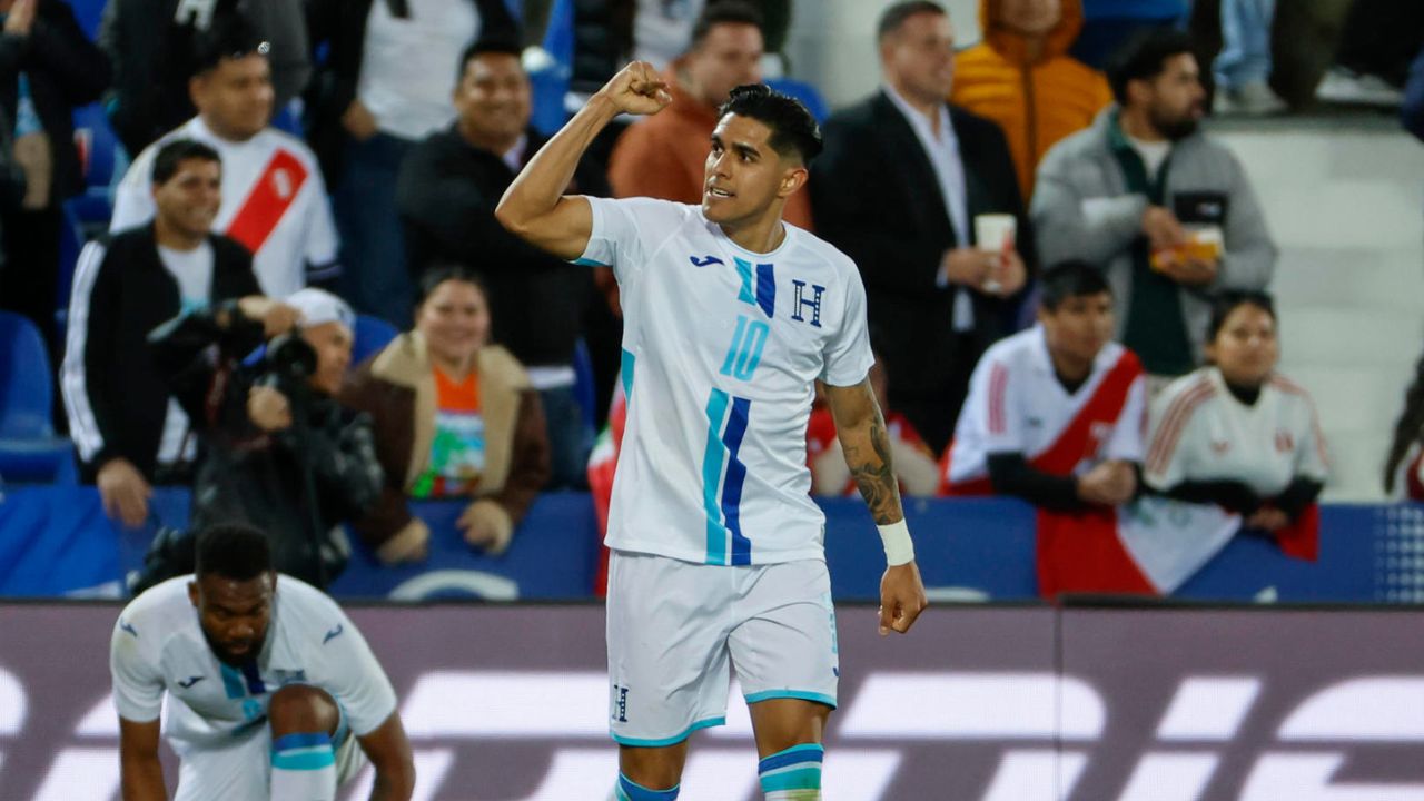 Luis Palma anota el primer gol de la era Paco Molina con una genialidad