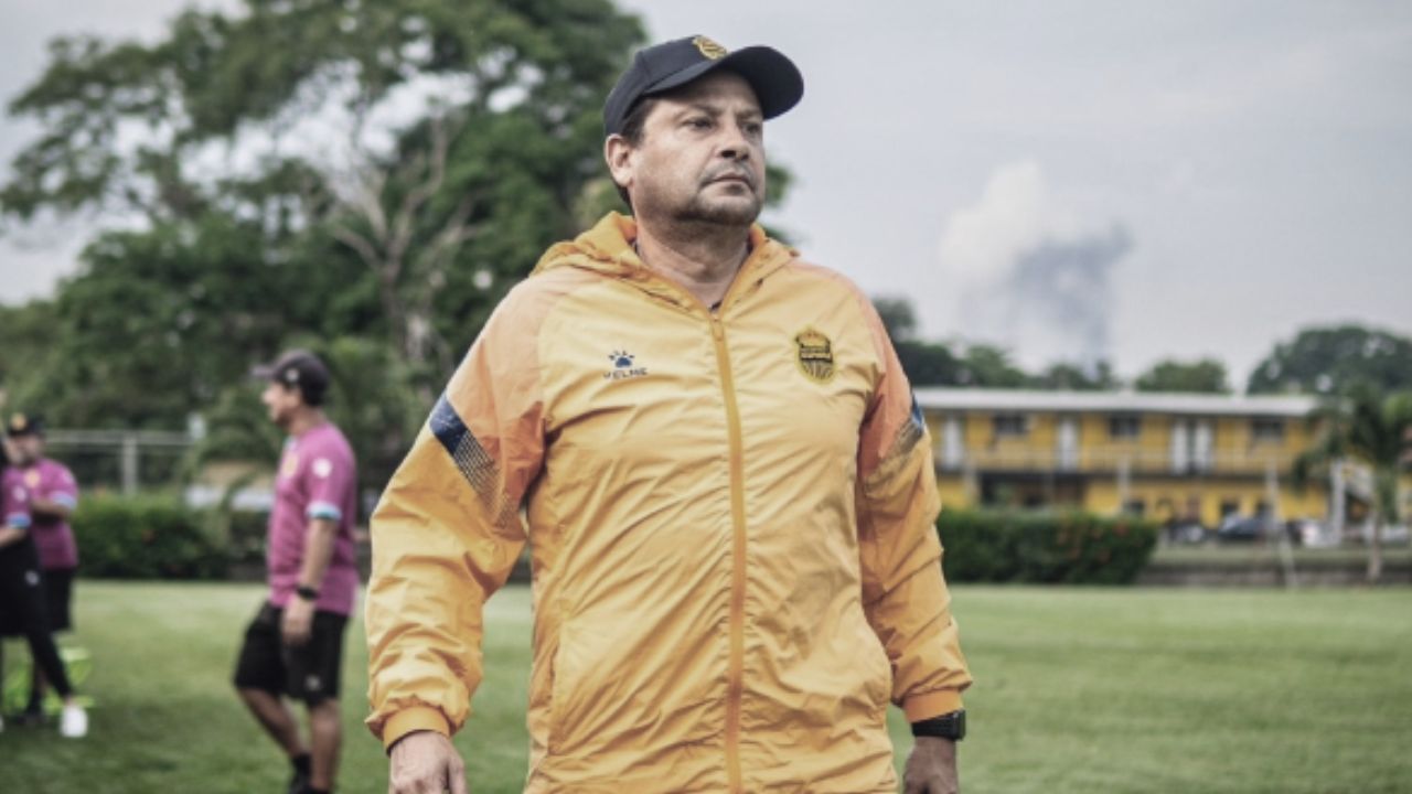 Jeaustin Campos y el problema que enfrenta a días del clásico ante Olimpia