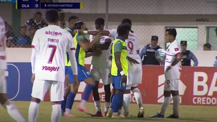 Benguché pierde la cabeza y es expulsado por agresión a jugador del Olancho