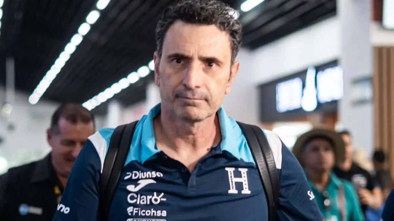 José Francisco Molina tomó decisión previo al viaje de Honduras rumbo a España