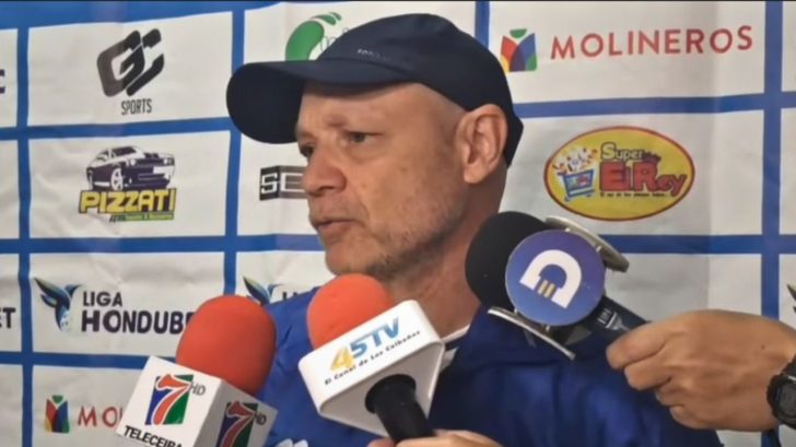 Juan Bertani anuncia su repentina salida del Victoria y brinda el motivo