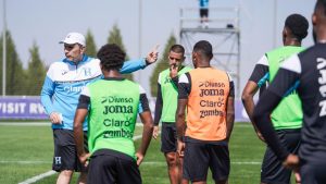 Selección de Honduras confirma último refuerzo de cara a duelo ante Perú