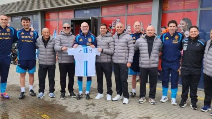 Selección de España sorprende a la FFH durante su presencia en Madrid