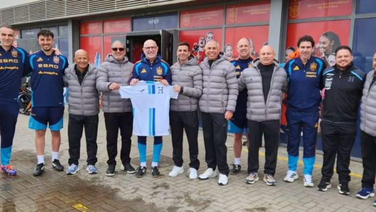 Selección de España sorprende a la FFH durante su presencia en Madrid