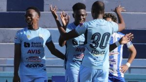 Génesis le propina tremenda goleada a un irreconocible Victoria