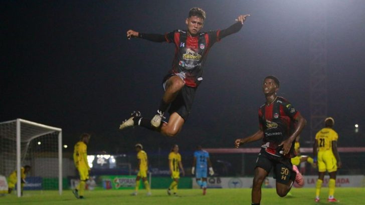 Choloma amarga la noche de Real España para soñar con la salvación