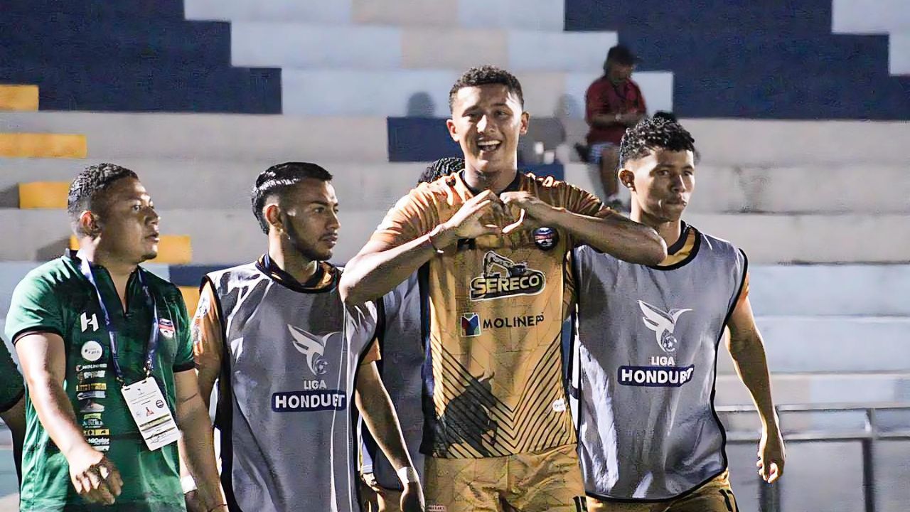 Choloma destroza con cinco goles al Victoria y encamina la salvación