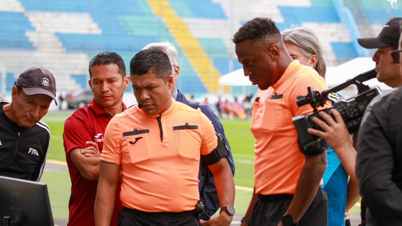 Confirman el árbitro que estrenará el FVS en la Liga Nacional