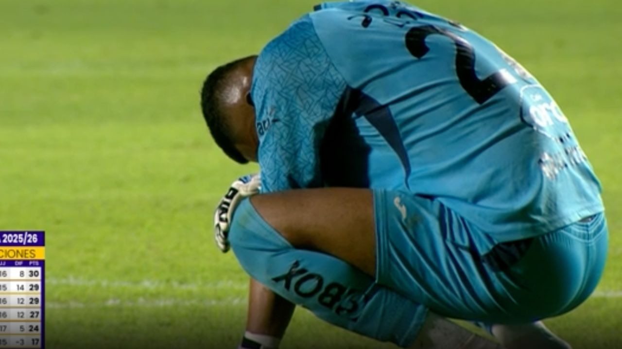 Luis Ortíz se 'quiebra' tras derrota del Motagua por un error suyo vs Olimpia