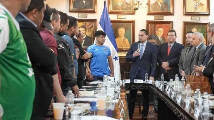 Barras de Olimpia, Motagua, Real España y Marathón firman la paz tras incidentes