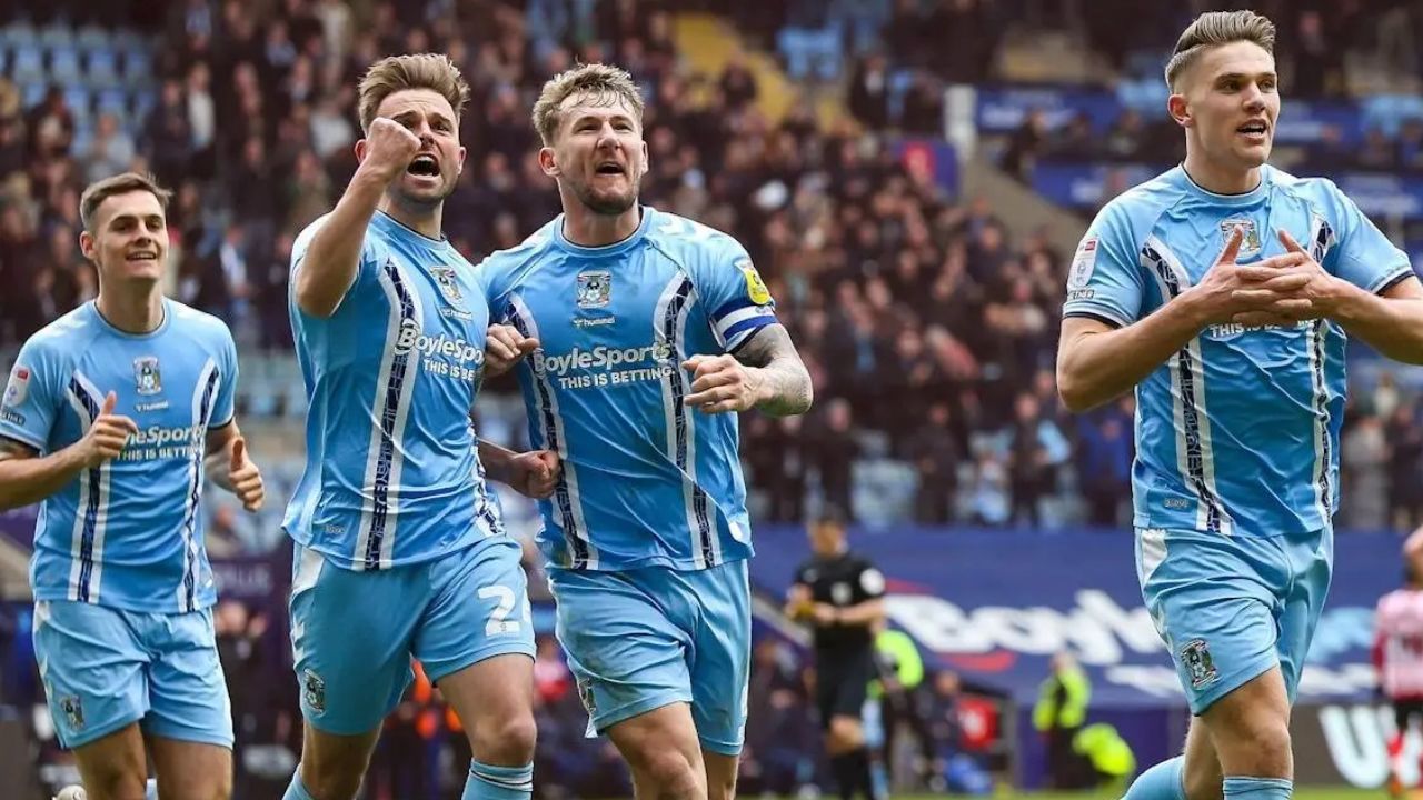 El histórico club inglés vuelve a la Premier League tras 25 años de exilio