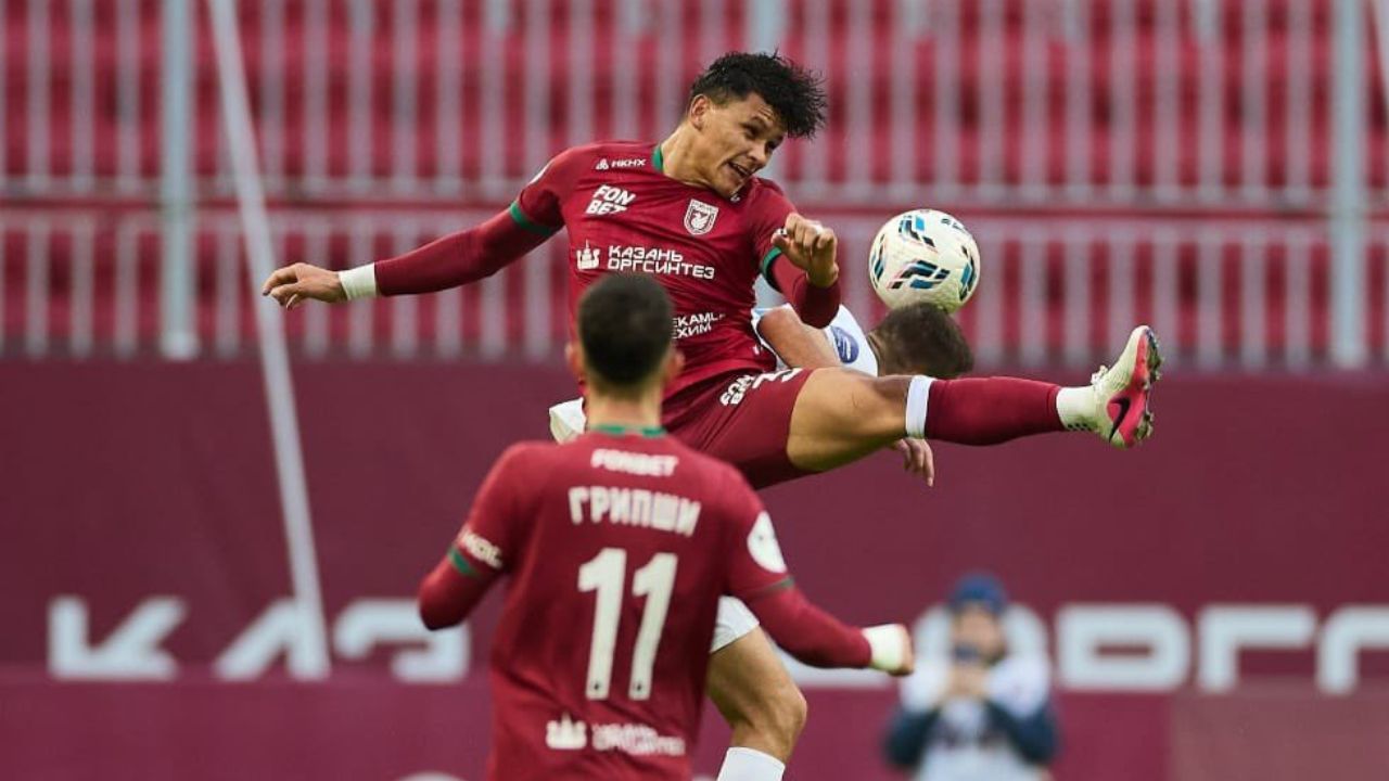 Denil Maldonado recupera la titularidad en el Rubin Kazán con un inesperado rol