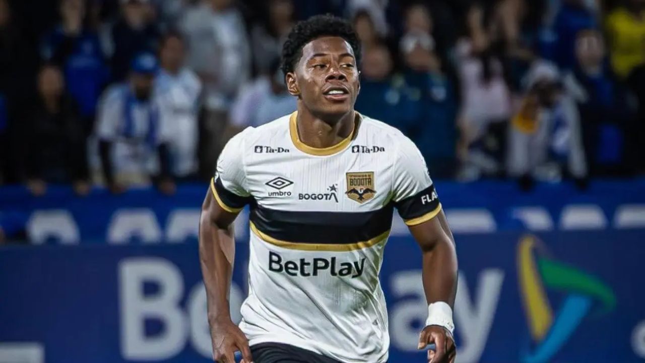 Dereck Moncada recibe duro golpe desde Inglaterra de cara a su futuro en la Premier League