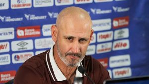 Imagen de Eduardo Espinel aclara por qué Menjívar ya no es capitán de Olimpia y ausencia de Bengtson