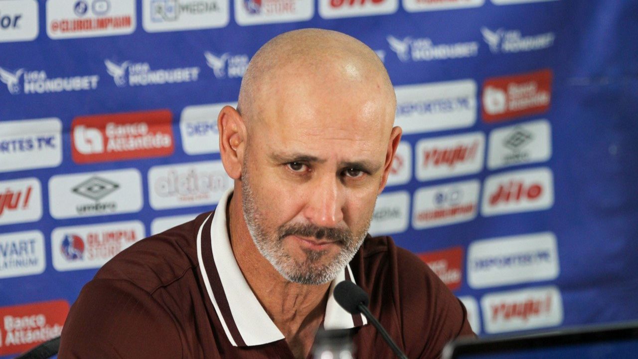 Eduardo Espinel aclara por qué Menjívar ya no es capitán de Olimpia y ausencia de Bengtson