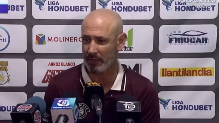 Eduardo Espinel contesta a críticas por presuntas ayudas arbitrales al Olimpia