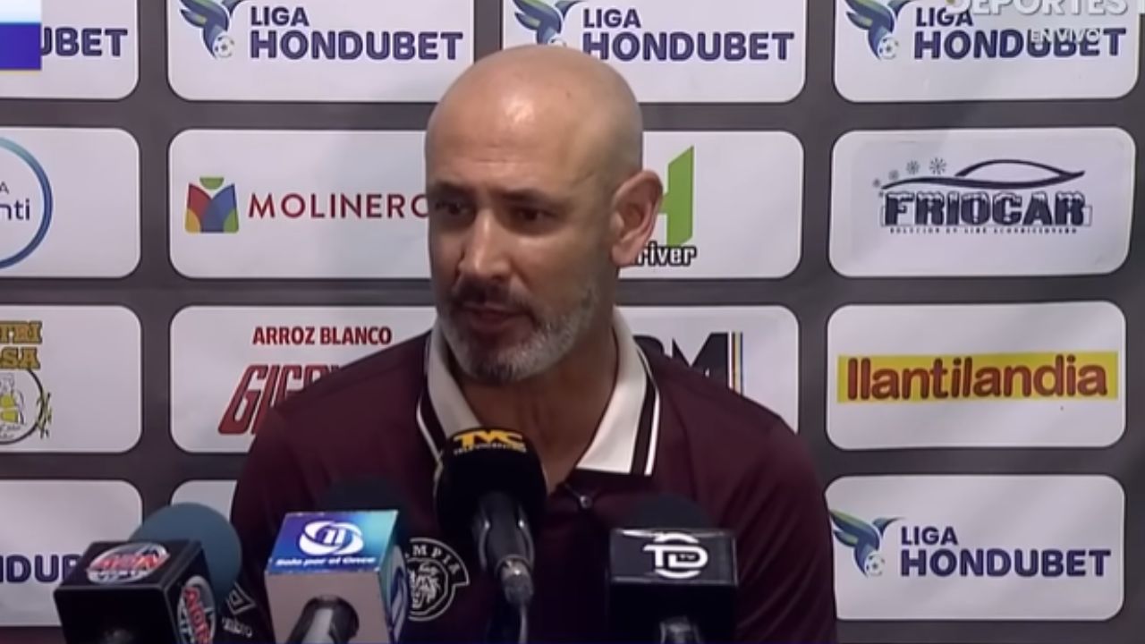 Eduardo Espinel contesta a críticas por presuntas ayudas arbitrales al Olimpia