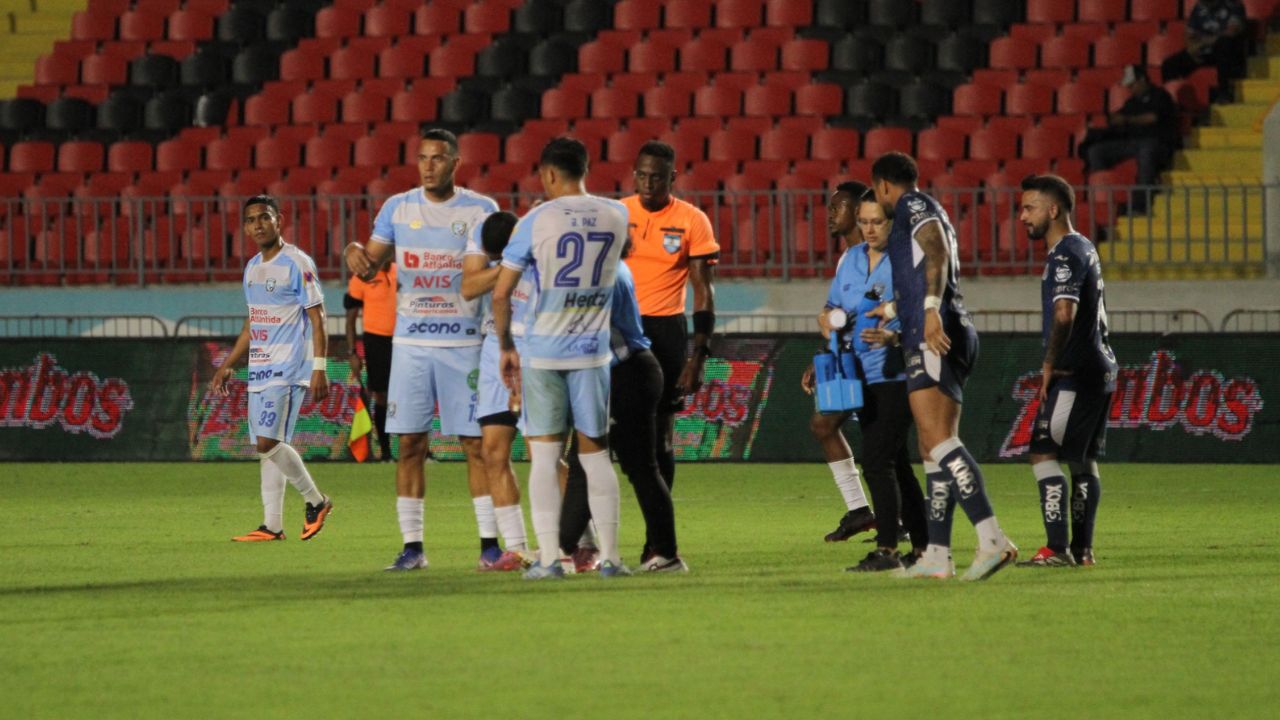 Futbolista de Génesis sufre peligrosa lesión y se perdería el final de las vueltas regulares