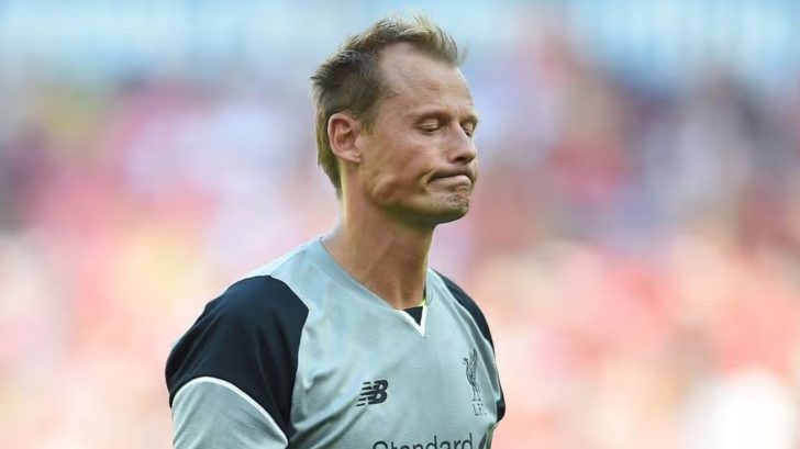 Muere exportero del Liverpool Alex Manniger tras ser atropellado por un tren