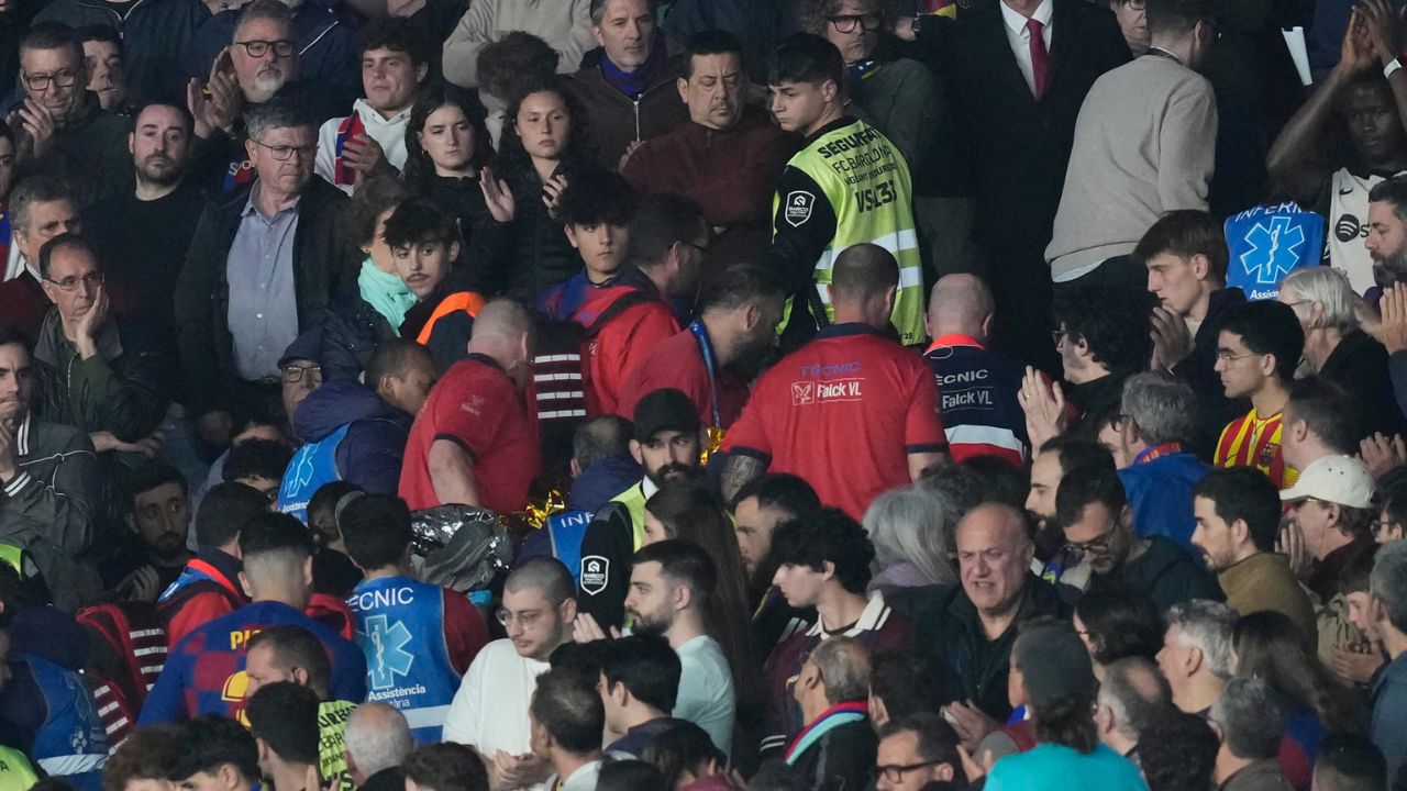 El drama que obligó a detener el partido Barcelona vs. Celta tras el gol de Lamine Yamal