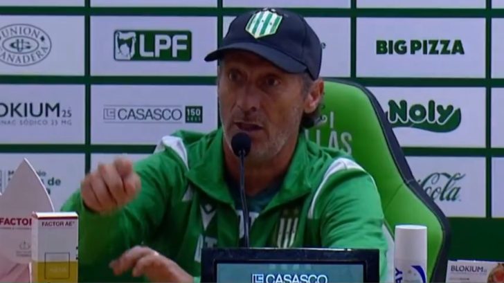 Troglio explota en plena conferencia de prensa y esto sucede con DT de Banfield