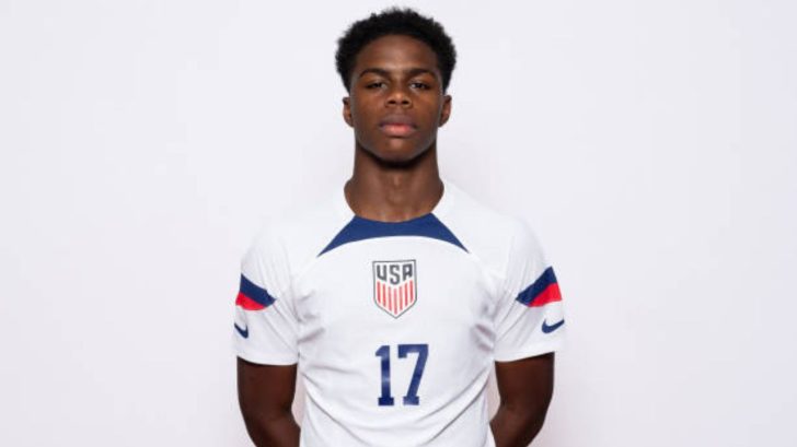 La petición desde Estados Unidos a Keyrol Figueroa por su momento con Liverpool