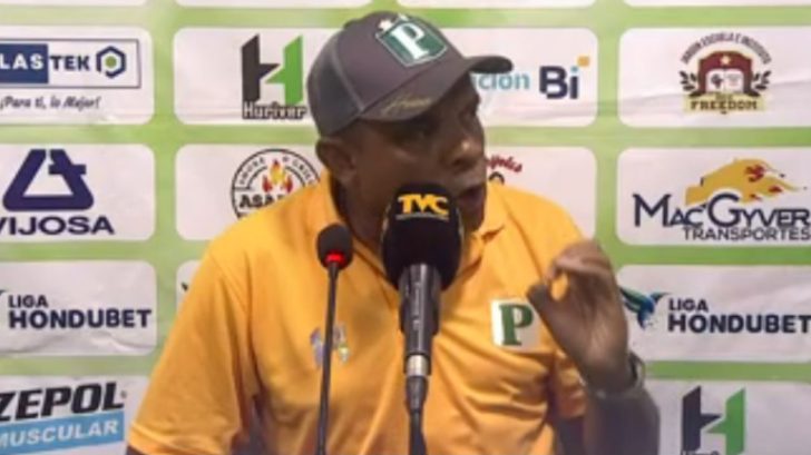 Raúl Cáceres explota contra el arbitraje y hace fuerte denuncia del FVS