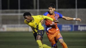 Imagen de Real España rescata empate ante UPNFM y mantiene liderato otra jornada