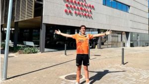 Hondureño recibe beca de entrenador de la Real Federación Española de Fútbol