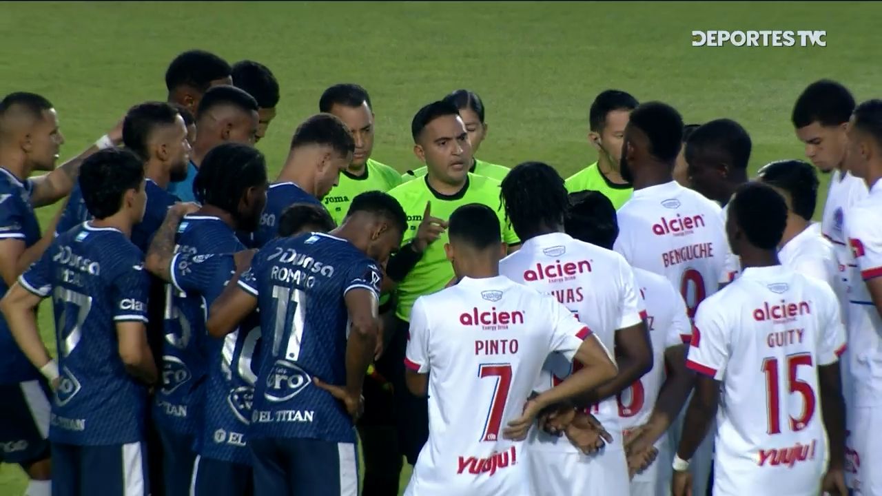 Said Martínez reúne a jugadores de Olimpia y Motagua previo a arranque del Clásico