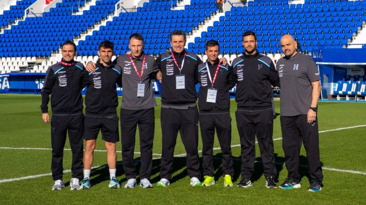 Revelan la gira que hará el cuerpo técnico de Honduras tras amistoso vs Perú