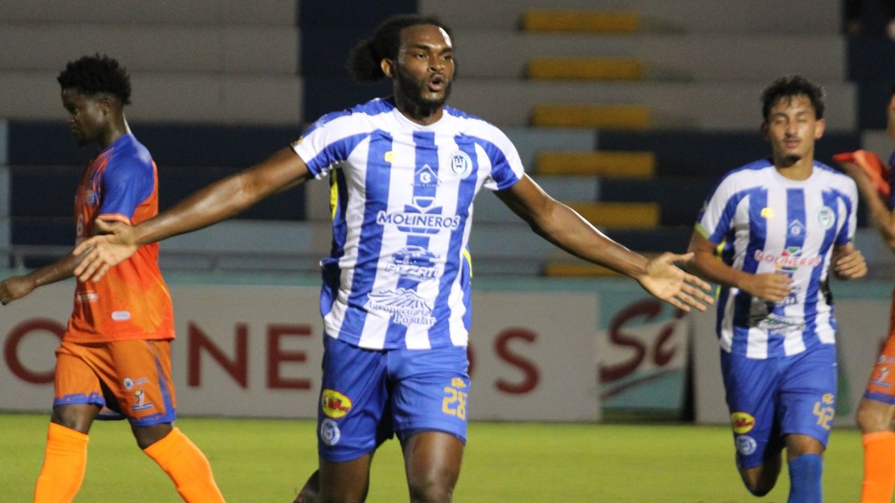 Victoria le pasó por encima a Lobos UPNFM y toma oxígeno en el torneo