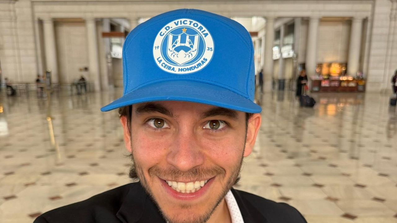 Carlos Eduardo Espina adelanta el primer bombazo del Victoria tras su adquisición