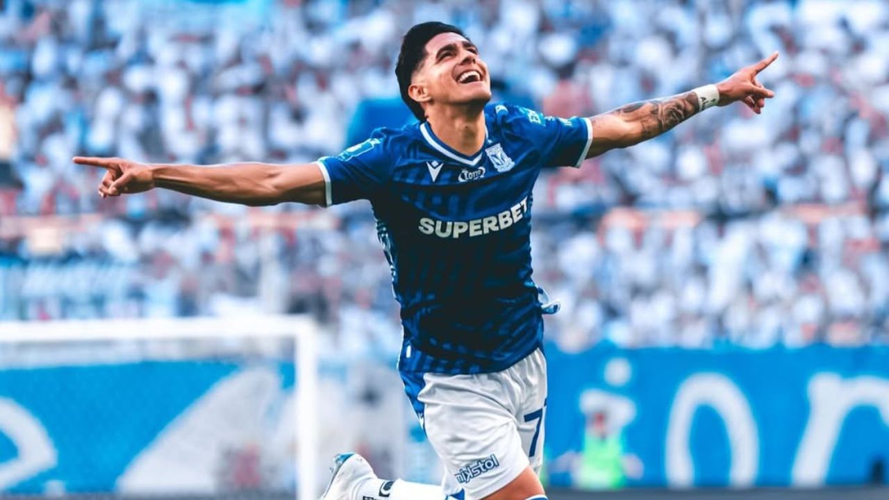 Luis Palma recibe premio tras extraordinaria temporada en Polonia con Lech Poznan