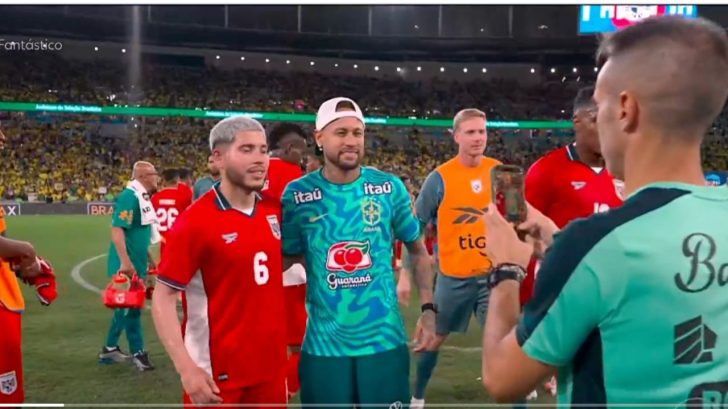 Jugadores de Panamá no se resisten y le piden fotografías a Neymar Jr