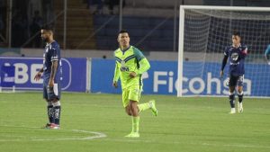 Olancho FC remonta ante Motagua con dos penales señalados por FVS