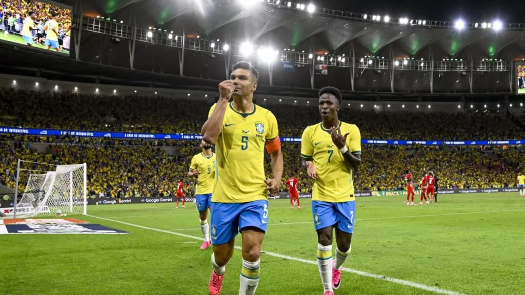 Casemiro y Vinicius Jr celebrando uno de los goles de Brasil. Foto: Cortesía